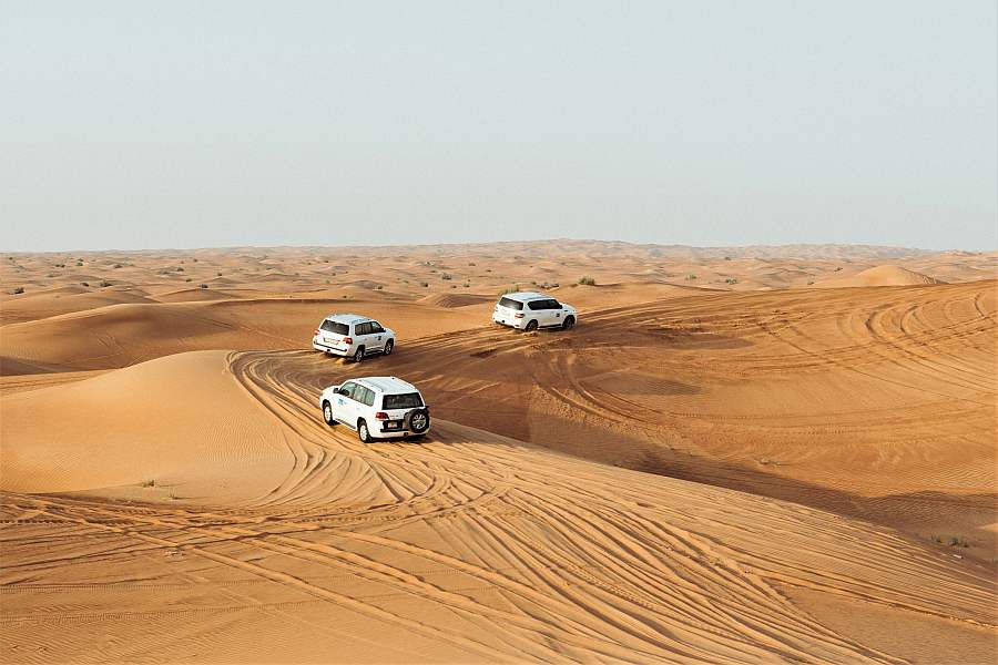 abu dhabi desert safari<br />
experience Liwa desert safari