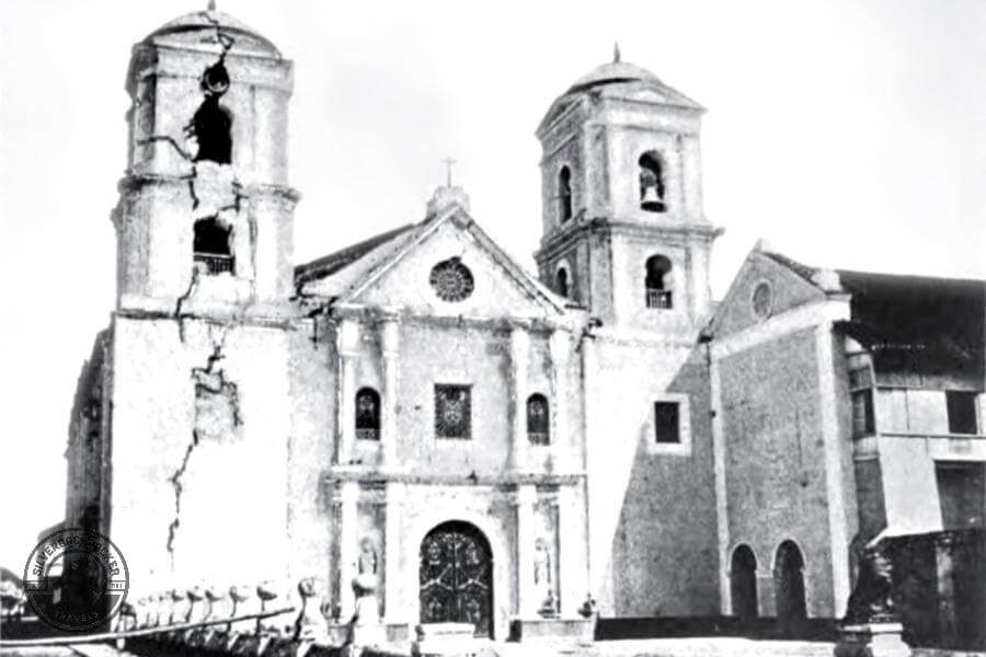 San_Agustin_Church,_Manila_after_the_1880_earthquake