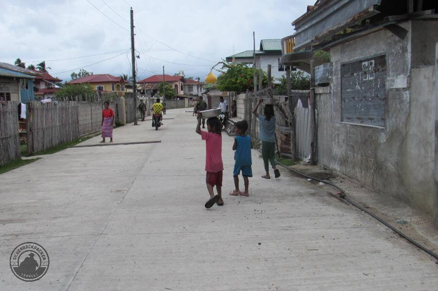 road leading to the mosque on Simunul Island